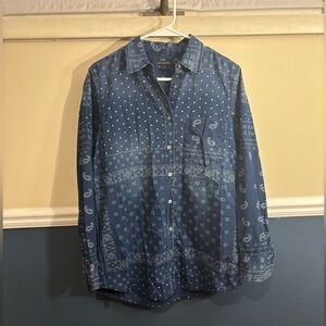 Women’s Banana Republic Navy Paisley Button Down Shirt, Size Small